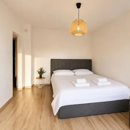 Appartamento Bright 1br W/ Terrace Near Sea Garden