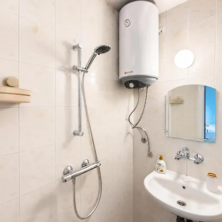 Appartement Bright 1br W/ Terrace Near Sea Garden